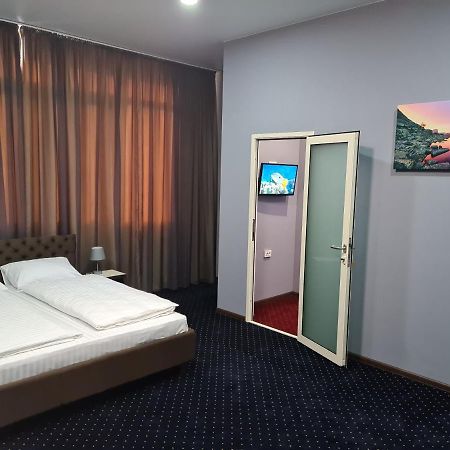 Lex Trend Hotel Irpin Eksteriør billede