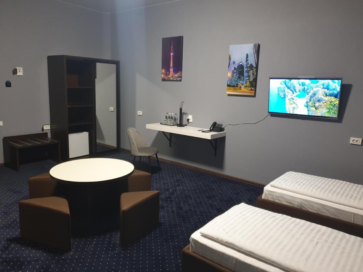 Lex Trend Hotel Irpin Eksteriør billede