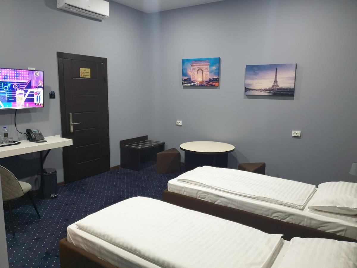 Lex Trend Hotel Irpin Eksteriør billede