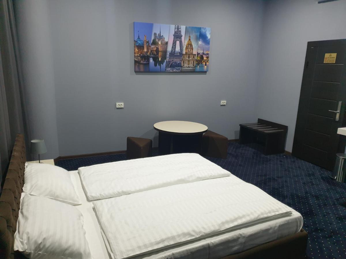 Lex Trend Hotel Irpin Eksteriør billede