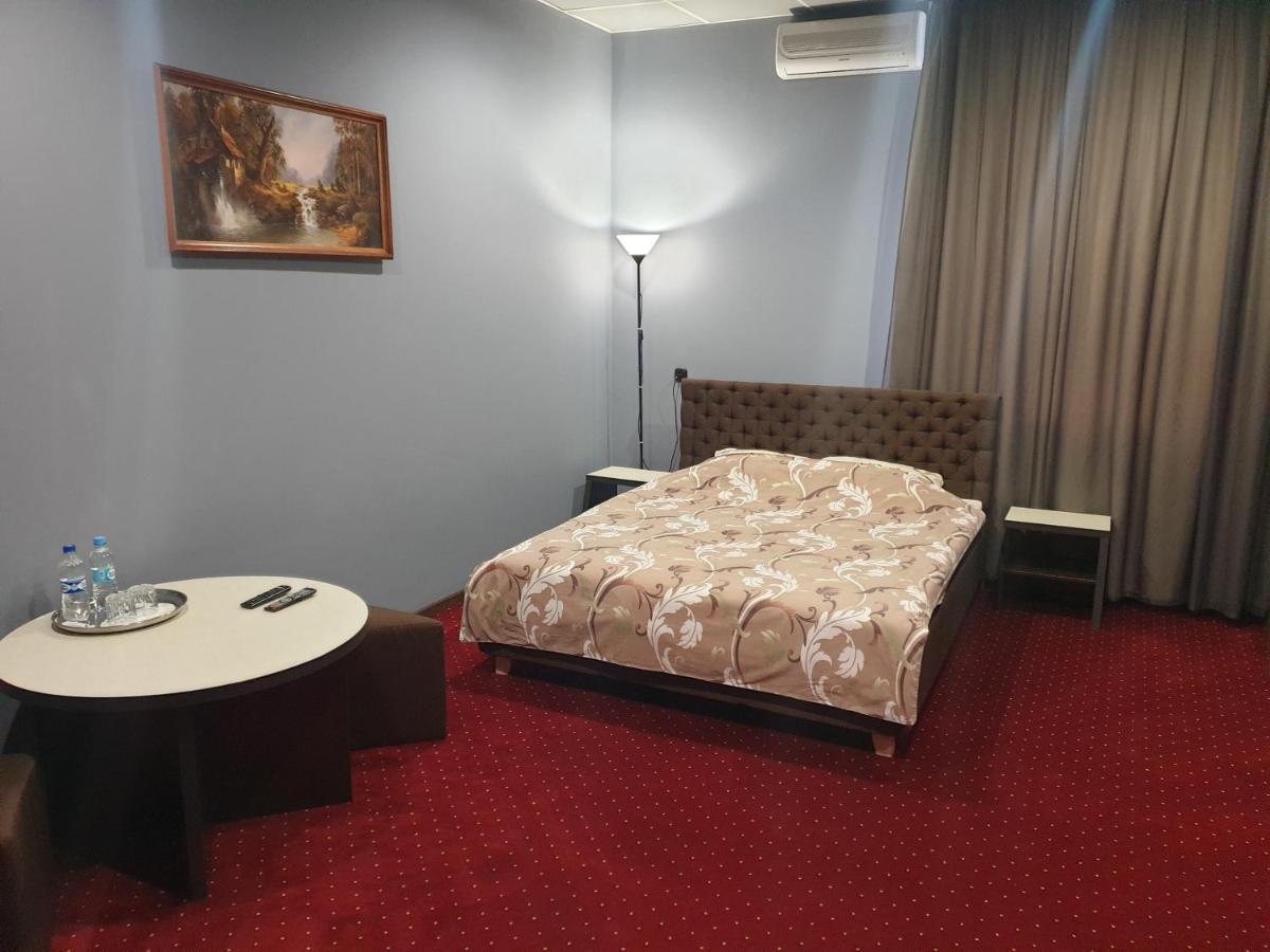 Lex Trend Hotel Irpin Eksteriør billede