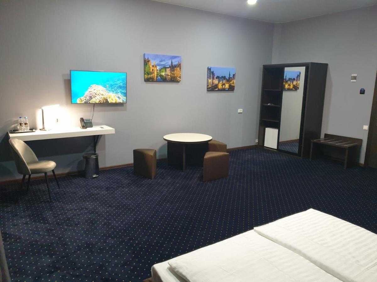 Lex Trend Hotel Irpin Eksteriør billede