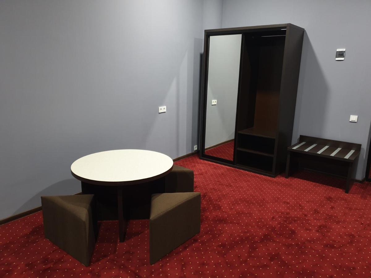 Lex Trend Hotel Irpin Eksteriør billede