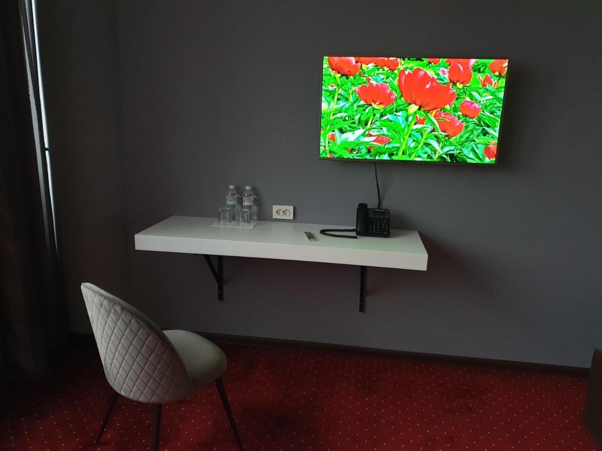 Lex Trend Hotel Irpin Eksteriør billede