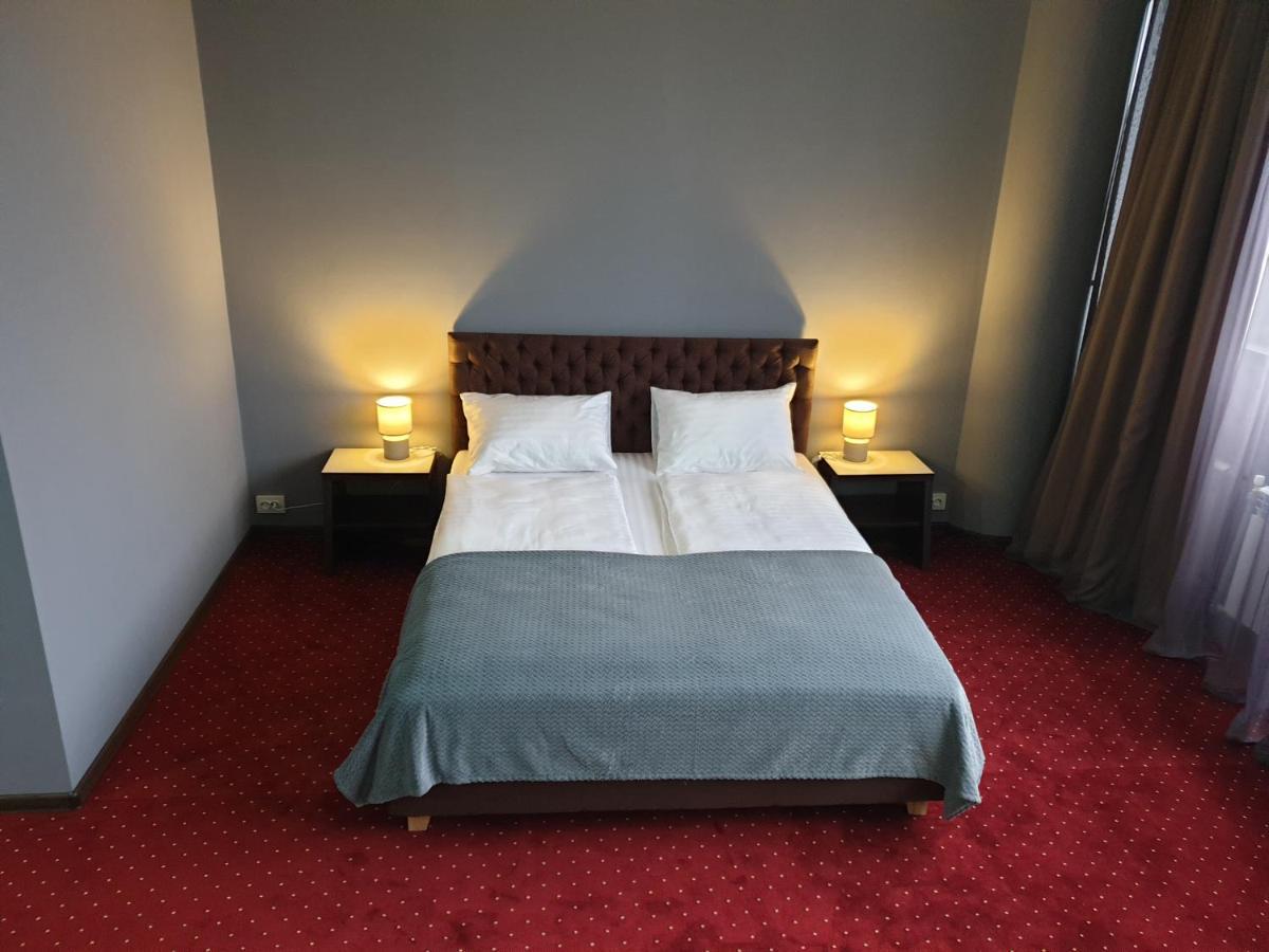 Lex Trend Hotel Irpin Eksteriør billede