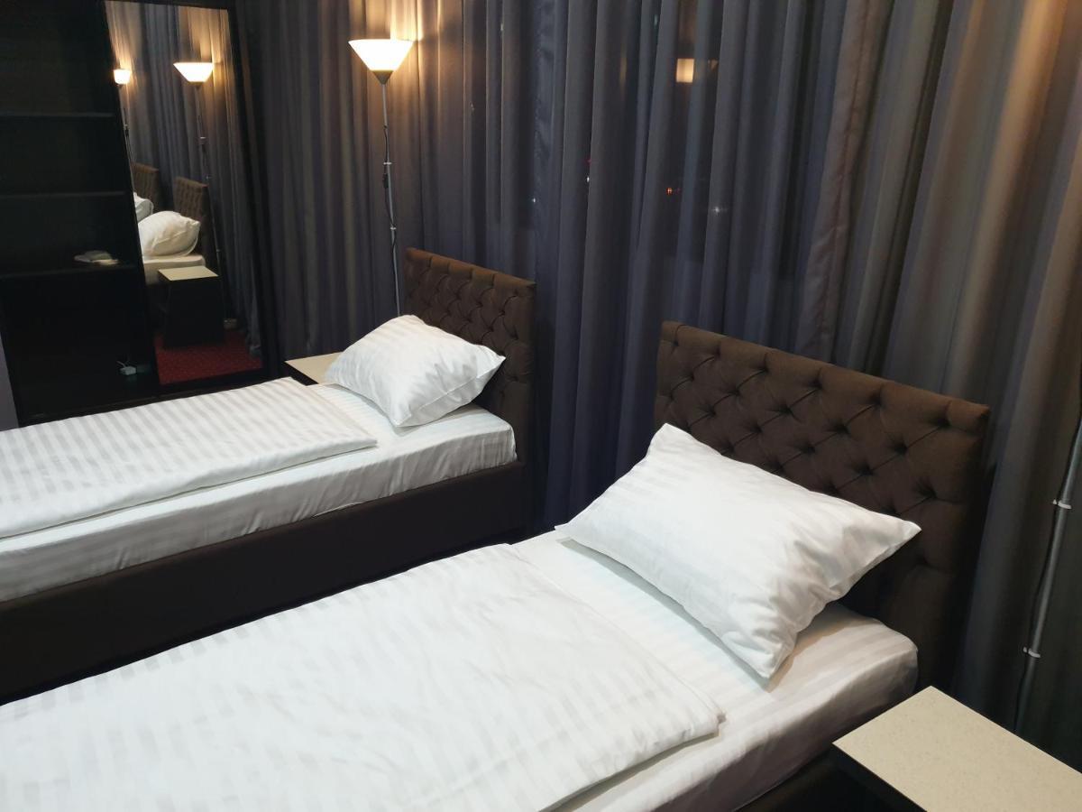Lex Trend Hotel Irpin Eksteriør billede