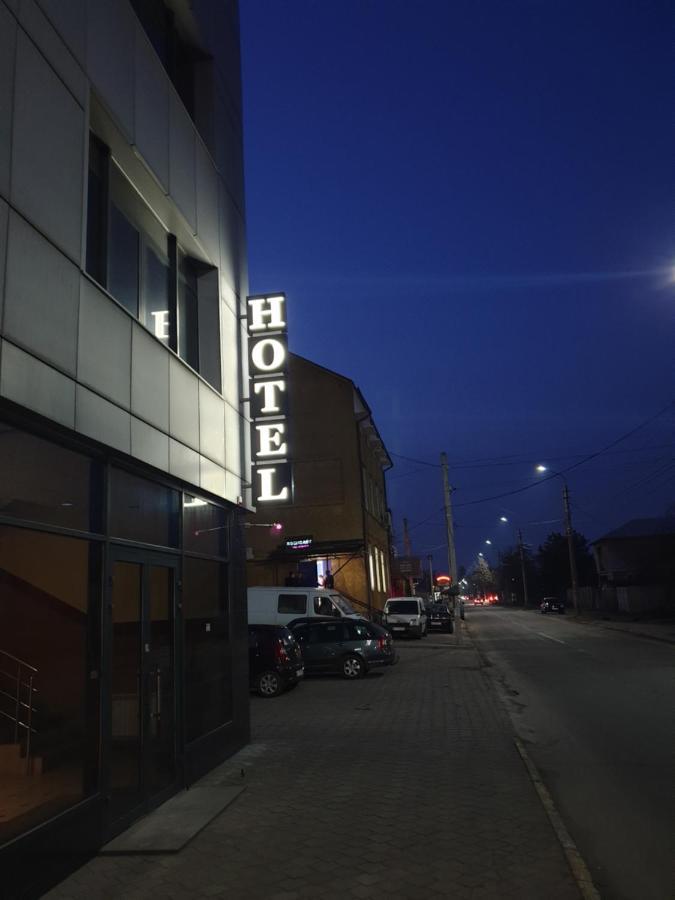 Lex Trend Hotel Irpin Eksteriør billede