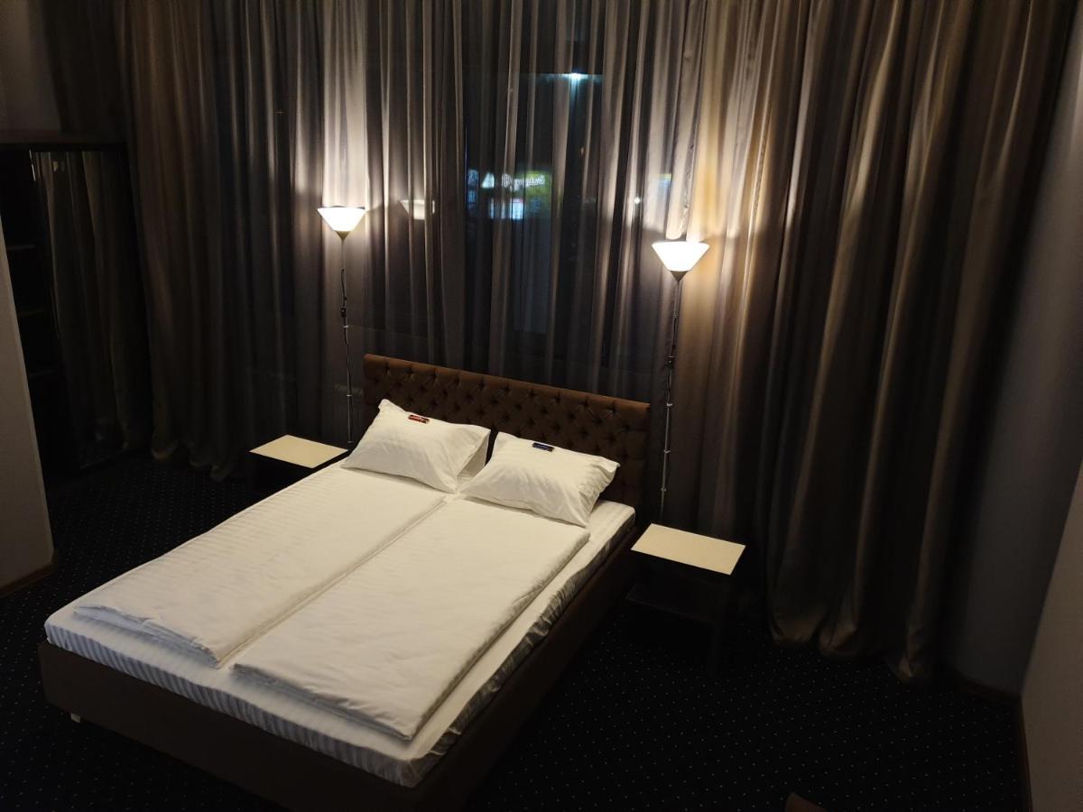 Lex Trend Hotel Irpin Eksteriør billede