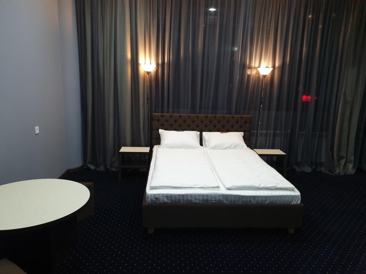 Lex Trend Hotel Irpin Eksteriør billede