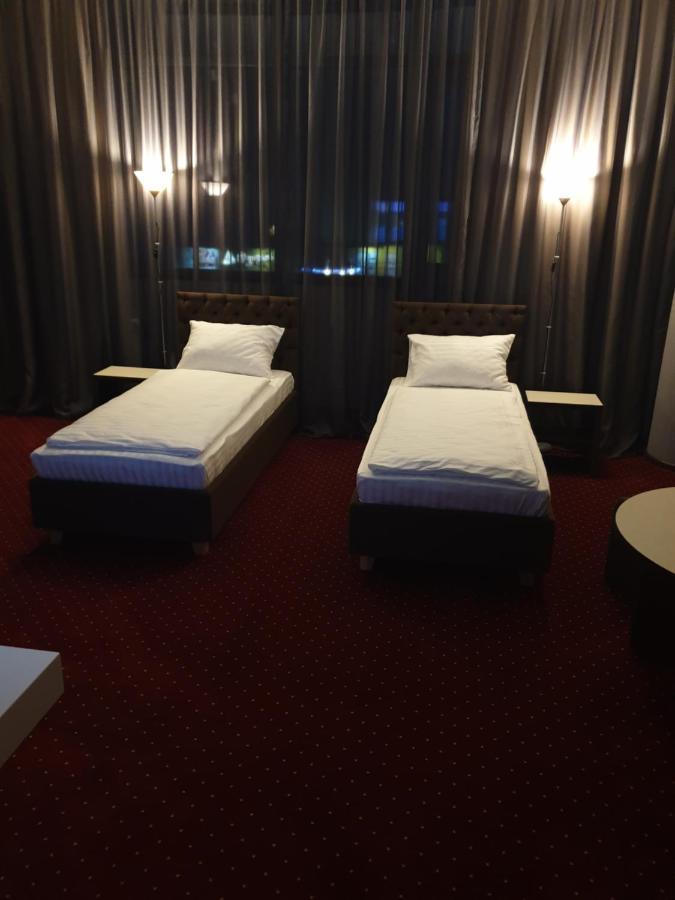 Lex Trend Hotel Irpin Eksteriør billede